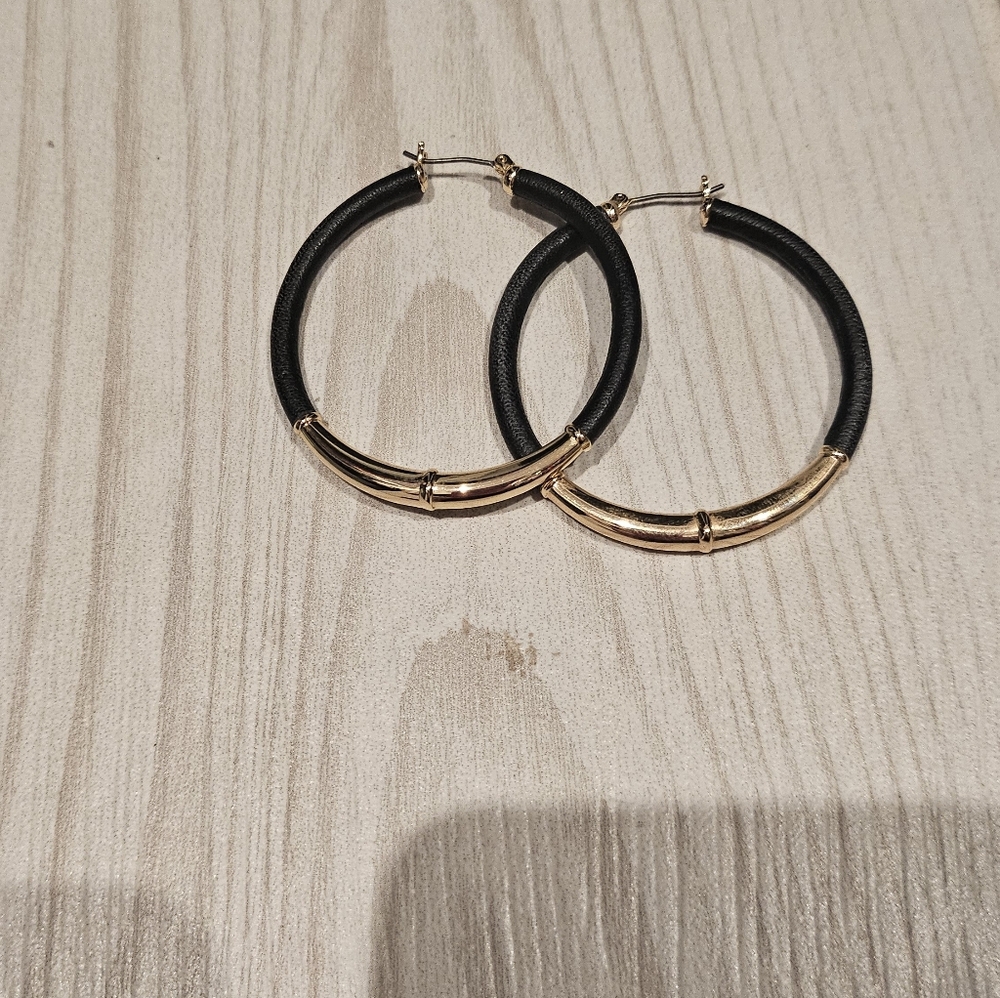 Elegant Black and Gold Hoop Earrings